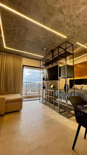 Lindo flat em prédio luxuoso - Excelente localização
